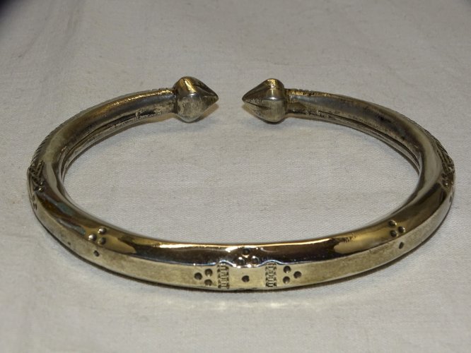 - JOLI ANCIEN BRACELET ARGENT AFRIQUE du NORD BAS TITRE  sans poinçon  BIJOU   D
