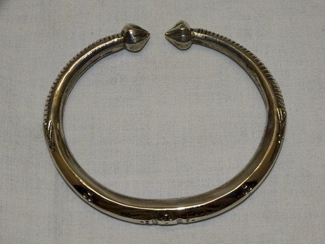 - JOLI ANCIEN BRACELET ARGENT AFRIQUE du NORD BAS TITRE  sans poinçon  BIJOU   D