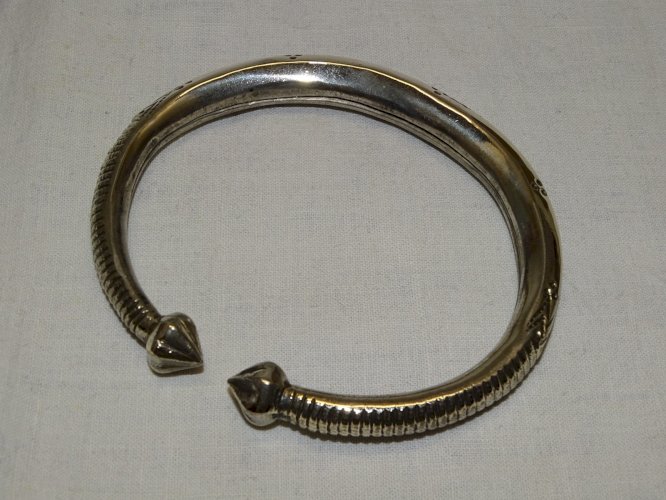 - JOLI ANCIEN BRACELET ARGENT AFRIQUE du NORD BAS TITRE  sans poinçon  BIJOU   D