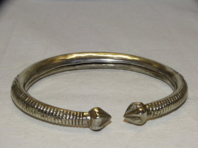 - JOLI ANCIEN BRACELET ARGENT AFRIQUE du NORD BAS TITRE  sans poinçon  BIJOU   D