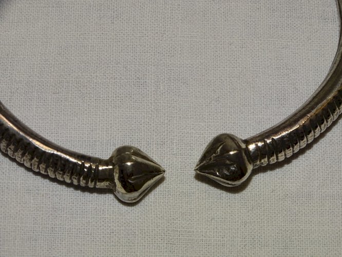 - JOLI ANCIEN BRACELET ARGENT AFRIQUE du NORD BAS TITRE  sans poinçon  BIJOU   D