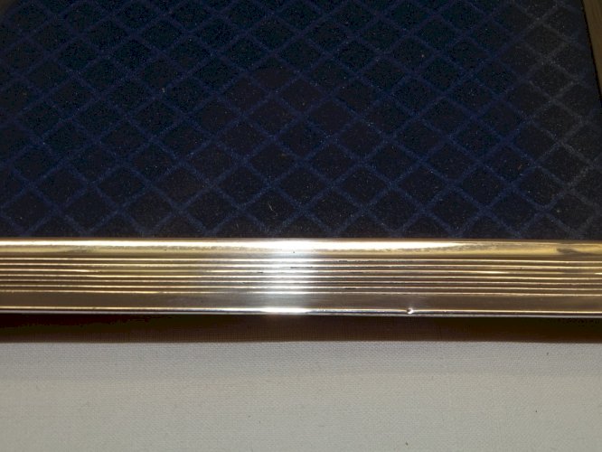 -JOLI ANCIEN CADRE TOUR EN ARGENT poinçon 1 étoile + Trèfle  COLLECTION DECO   D