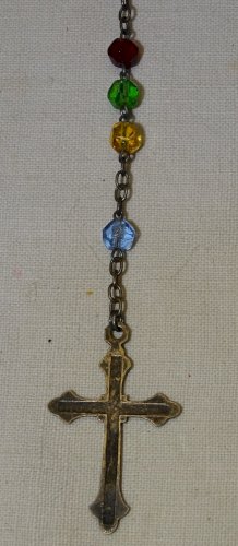 -JOLI ANCIEN CHAPELET CROIX METAL ARGENTE PERLES VERRE 5 COULEURS RELIGION    D