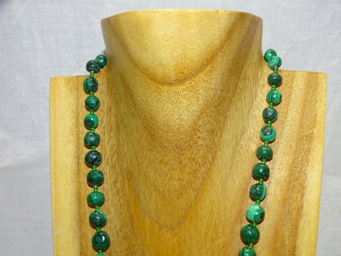 -JOLI ANCIEN COLLIER BOULES MALACHITE BIJOU ANCIEN BIJOUX COLLECTION VITRINE