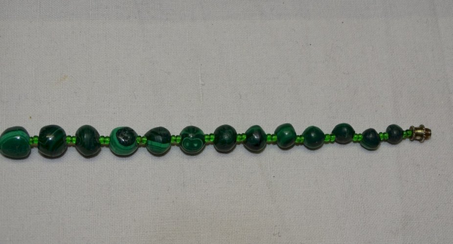 -JOLI ANCIEN COLLIER BOULES MALACHITE BIJOU ANCIEN BIJOUX COLLECTION VITRINE