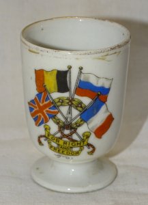 NICE OLD EGG CUP PORCELAIN FOR RIGHT AND FREEDOM 4 FLAGS WW1 DISPLAY D