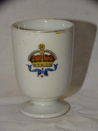 -JOLI ANCIEN COQUETIER PORCELAINE FOR RIGHT AND FREEDOM 4 DRAPEAUX WW1 VITRINE D