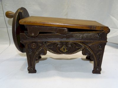 NICE OLD CAST IRON TOBACCO CUTTER EARLY 20th CENTURY 1900 COLLECTOR'S ITEM FOR SMOKERS