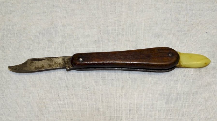 -JOLI ANCIEN COUTEAU GREFFOIR DE JARDINIER SANS MARQUE APPARENTE COLLECTION   D