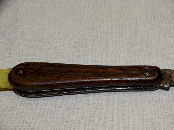 -JOLI ANCIEN COUTEAU GREFFOIR DE JARDINIER SANS MARQUE APPARENTE COLLECTION   D