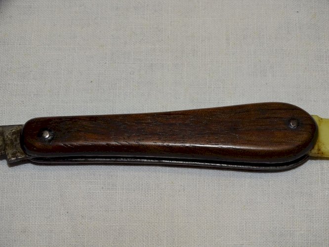-JOLI ANCIEN COUTEAU GREFFOIR DE JARDINIER SANS MARQUE APPARENTE COLLECTION   D
