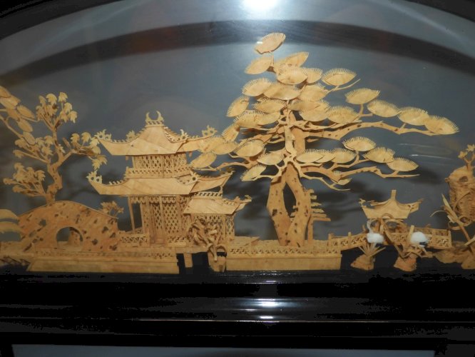 -JOLI ANCIEN DIORAMA REPUBLIQUE de CHINE BOIS Laqué et  LIEGE déco  D