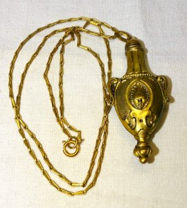-JOLI ANCIEN FLACON A PARFUM VINAIGRETTE PENDENTIF Doré COLLECTION VITRINE   D