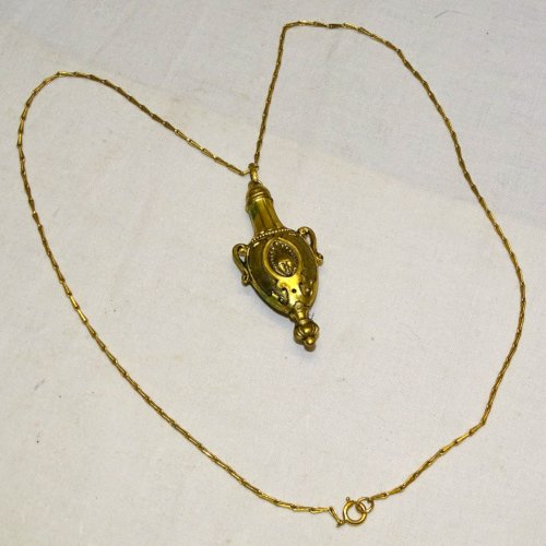 -JOLI ANCIEN FLACON A PARFUM VINAIGRETTE PENDENTIF Doré COLLECTION VITRINE   D
