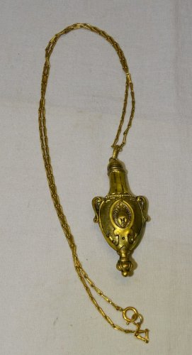-JOLI ANCIEN FLACON A PARFUM VINAIGRETTE PENDENTIF Doré COLLECTION VITRINE   D