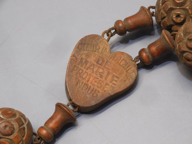 -JOLI ANCIEN GRAND ROSAIRE BOIS BOULES SCULPTEES COEUR de MARIE Jésus chapelet D