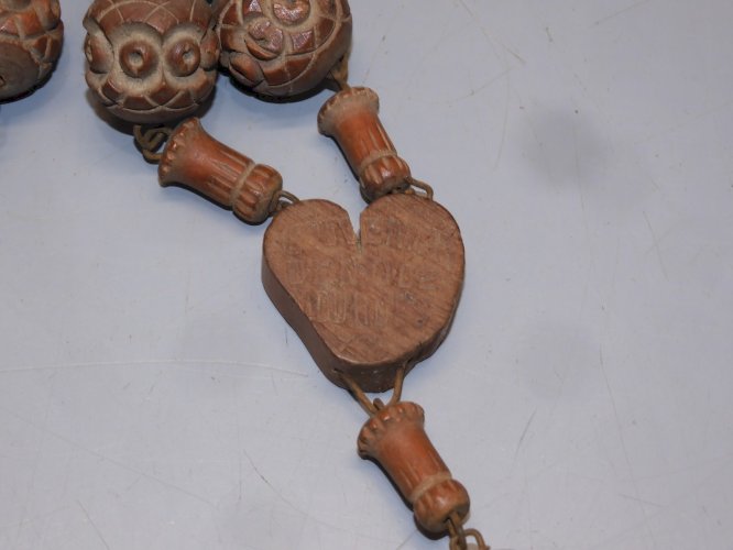 -JOLI ANCIEN GRAND ROSAIRE BOIS BOULES SCULPTEES COEUR de MARIE Jésus chapelet D