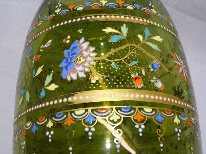 -JOLI ANCIEN GRAND VASE EN VERRE VERT Soufflé Emaillé FLEURS & MOTIFS COLORES  D