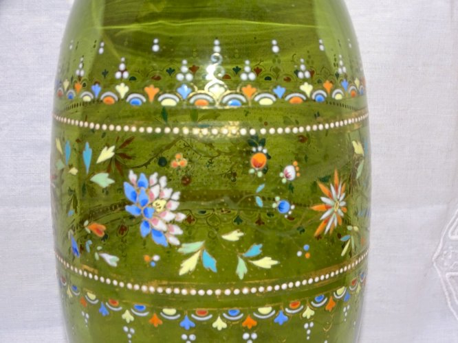 -JOLI ANCIEN GRAND VASE EN VERRE VERT Soufflé Emaillé FLEURS & MOTIFS COLORES  D