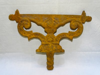 - JOLI ANCIEN GRATTE PIEDS GRATTE BOTTES en FONTE Rouille superficielle    D