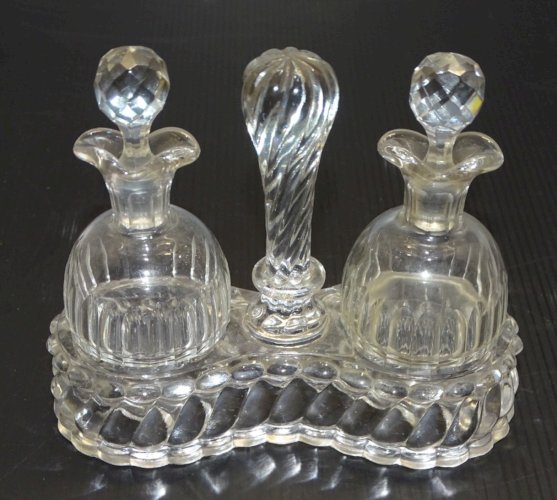 -JOLI ANCIEN HUILIER VINAIGRIER CRISTAL de BACCARAT déco TABLE VITRINE   D