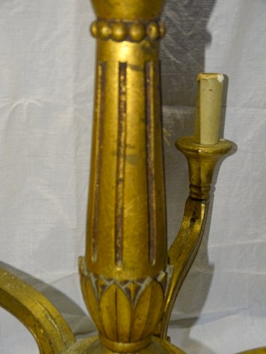-JOLI ANCIEN LUSTRE BOIS DORE 5 BRANCHES POUR AMPOULES A VISSER déco    D