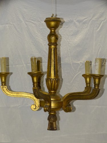 -JOLI ANCIEN LUSTRE BOIS DORE 5 BRANCHES POUR AMPOULES A VISSER déco    D