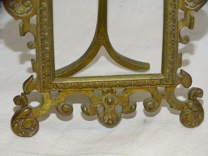 -JOLI ANCIEN PETIT CADRE A POSER en BRONZE SANS SON VERRE COLLECTION DECO     D
