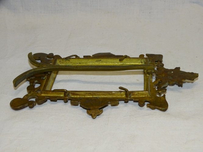 -JOLI ANCIEN PETIT CADRE A POSER en BRONZE SANS SON VERRE COLLECTION DECO     D