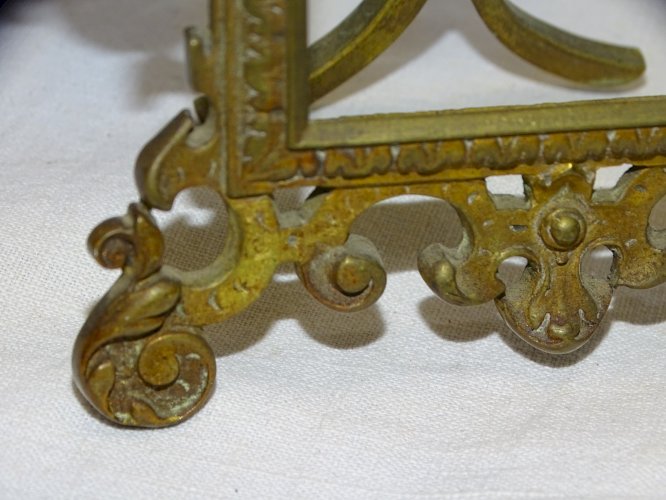 -JOLI ANCIEN PETIT CADRE A POSER en BRONZE SANS SON VERRE COLLECTION DECO     D