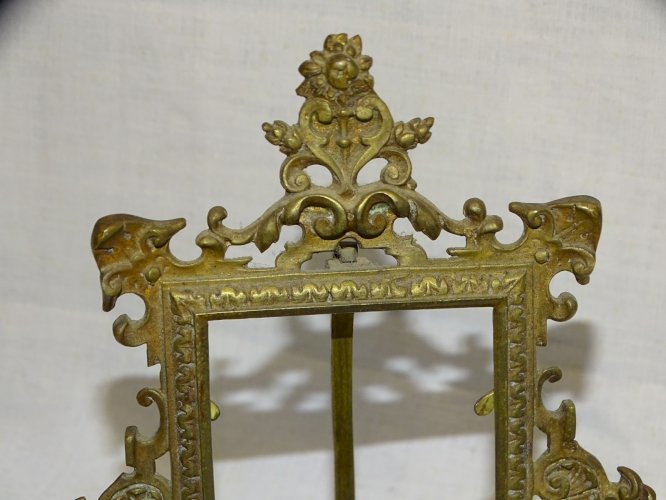 -JOLI ANCIEN PETIT CADRE A POSER en BRONZE SANS SON VERRE COLLECTION DECO     D