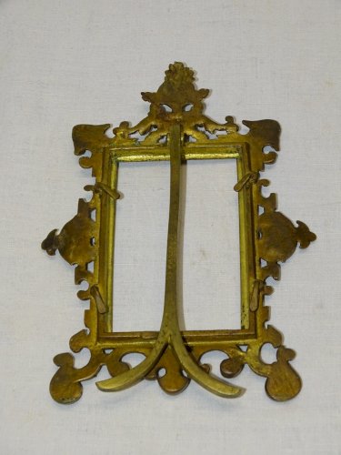 -JOLI ANCIEN PETIT CADRE A POSER en BRONZE SANS SON VERRE COLLECTION DECO     D