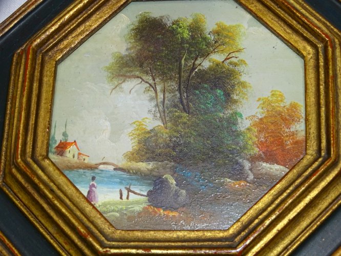 -JOLI ANCIEN PETIT CADRE BOIS DORE et PEINT avec PETITE PEINTURE  XXe  Signée  D