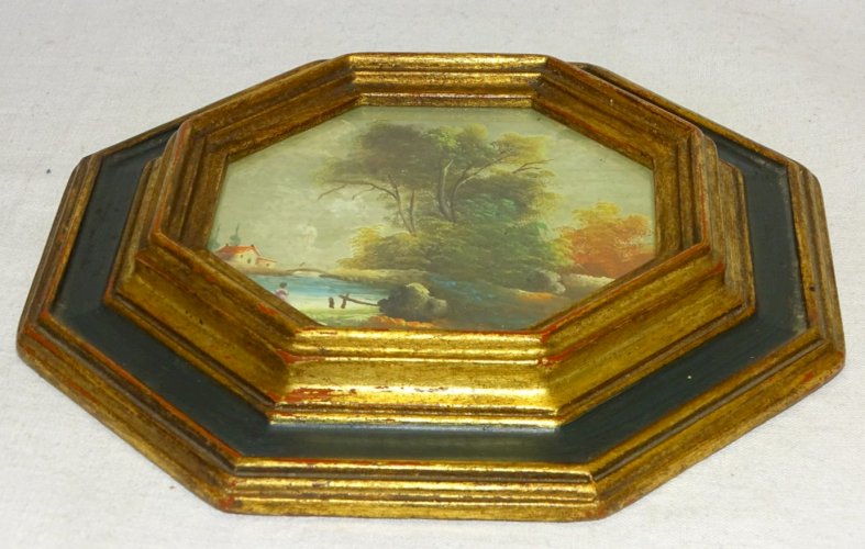 -JOLI ANCIEN PETIT CADRE BOIS DORE et PEINT avec PETITE PEINTURE  XXe  Signée  D