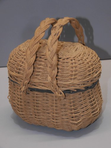 -JOLI ANCIEN PETIT PANIER ROTIN PANIER DE POUPEE JOUET ANSES TRESSEES XXe  D