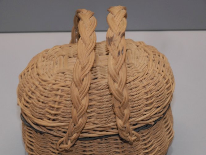 -JOLI ANCIEN PETIT PANIER ROTIN PANIER DE POUPEE JOUET ANSES TRESSEES XXe  D