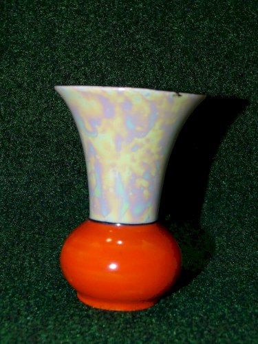 -JOLI ANCIEN PETIT VASE PORCELAINE NACREE LINDAU TB HAFEN ALLEMAGNE VITRINE    D