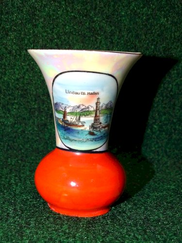 -JOLI ANCIEN PETIT VASE PORCELAINE NACREE LINDAU TB HAFEN ALLEMAGNE VITRINE    D
