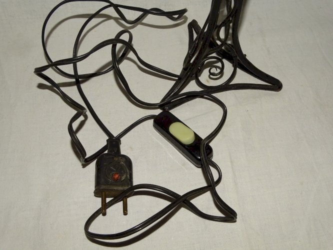 -JOLI ANCIEN PIED DE LAMPE ART DECO FER FORGE sans marque apparente DECO XXe   D