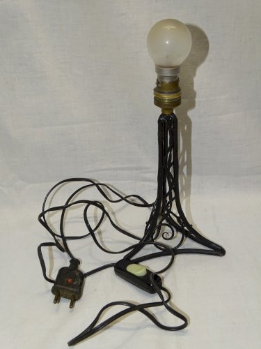 -JOLI ANCIEN PIED DE LAMPE ART DECO FER FORGE sans marque apparente DECO XXe   D