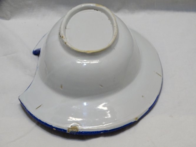 -JOLI ANCIEN PLAT A BARBE XIXe céramique à décor de fleurs Bleues & feuilles   D