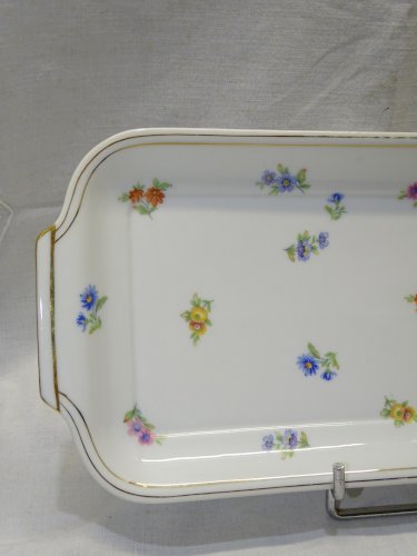 -JOLI ANCIEN PLAT à CAKE en PORCELAINE Française déco PETITES FLEURS COLOREES