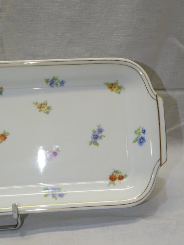 -JOLI ANCIEN PLAT à CAKE en PORCELAINE Française déco PETITES FLEURS COLOREES