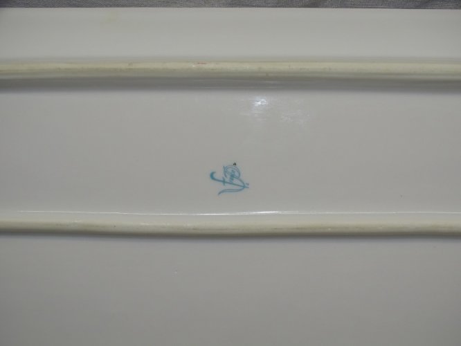 -JOLI ANCIEN PLAT à CAKE en PORCELAINE Française déco PETITES FLEURS COLOREES