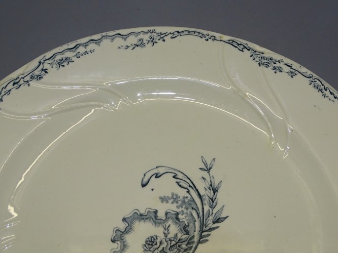 -JOLI ANCIEN PLAT CERAMIQUE SALINS MODELE TRIANON FORME RONDE COLLECTION  D