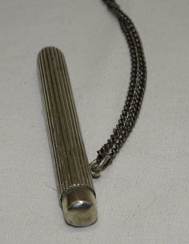 -JOLI ANCIEN PORTE CRAYON poinçons TETES SANGLIER et CHAINE EN ARGENT poinçon?
