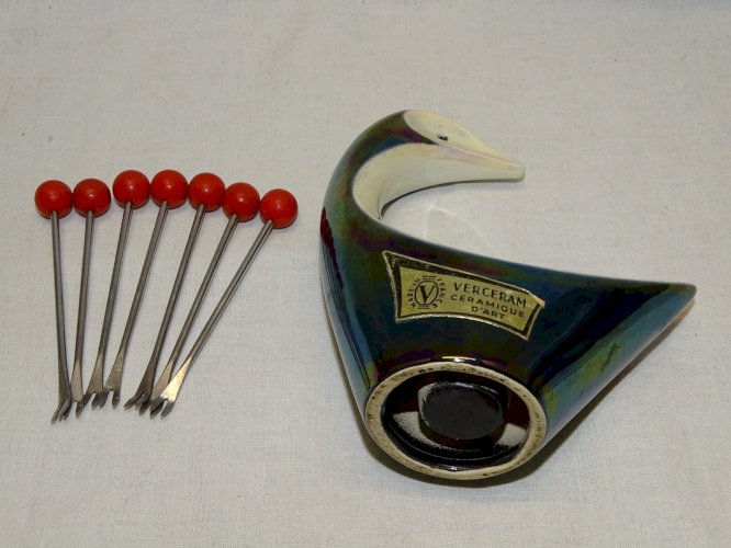 -JOLI ANCIEN PORTE FOURCHETTES A ESCARGOTS VERCERAM CERAMIQUE D'ART VITRINE   D