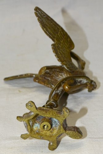 -JOLI ANCIEN PORTE MONTRE BRONZE OISEAU ECHASSIER GRIMPE SUR UNE TORTUE    D