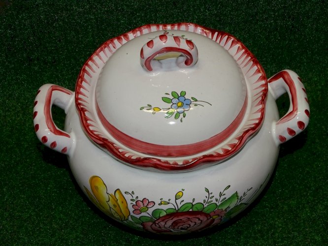 -JOLI ANCIEN POT COUVERT BONBONNIERE CERAMIQUE NON MARQUEE RENOLEAU ?    D