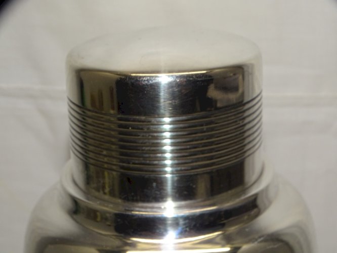 -JOLI ANCIEN SHAKER ERCUIS METAL ARGENTE COLLECTION DECO BAR BISTROT VITRINE   D